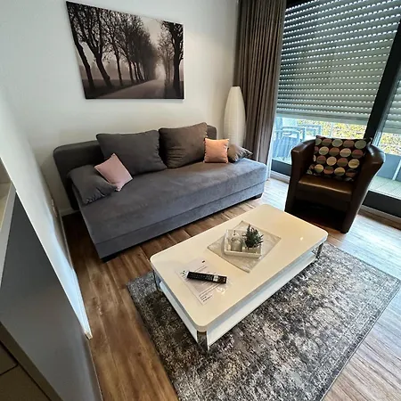 City-apparte One Zentrales & Komfortables Wohnen In 格罗瑙